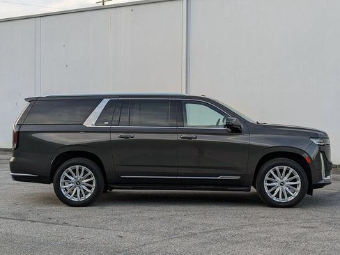 Used 2021 Cadillac Escalade ESV Luxury AWD/4WD image 7