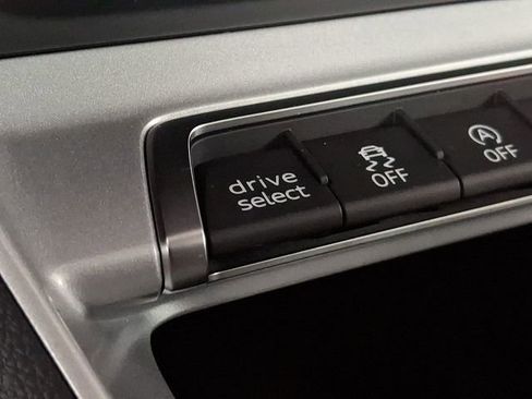 Used 2022 Audi Q3 2.0T Premium w/ Convenience Package image 29