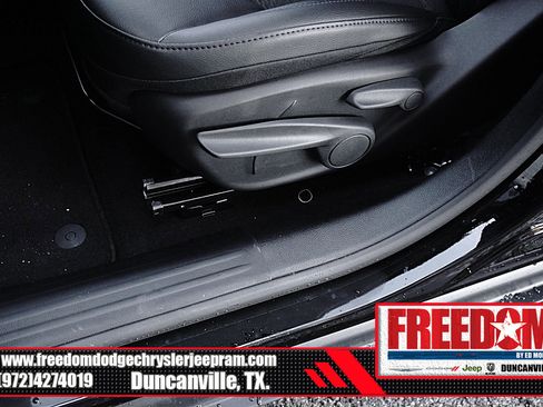 New 2026 Jeep Compass Latitude image 37