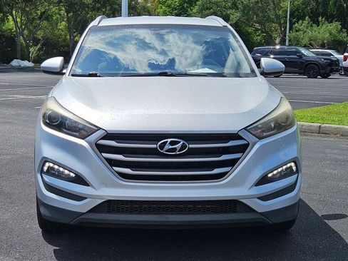 Used 2017 Hyundai Tucson SE FWD image 2