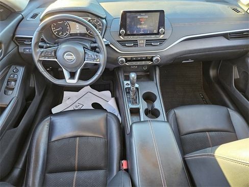 Used 2021 Nissan Altima 2.5 SR w/ SR Premium Package image 12