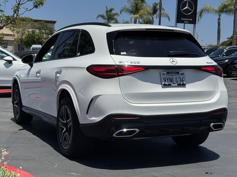 Used 2025 Mercedes-Benz GLC 300 4MATIC image 13