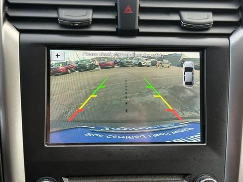 Certified 2017 Ford Fusion SE w/ Fusion SE Technology Package image 12