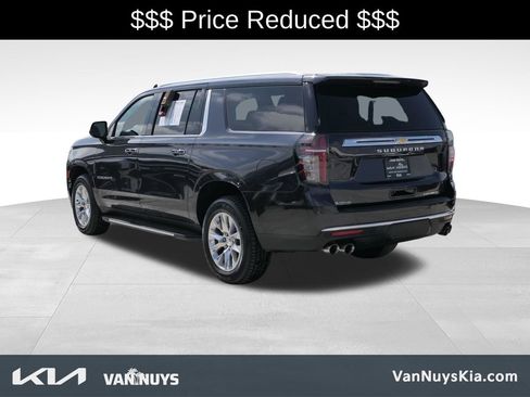 Used 2024 Chevrolet Suburban Premier RWD image 5