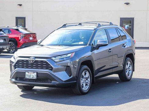 Certified 2025 Toyota RAV4 LE AWD/4WD image 3