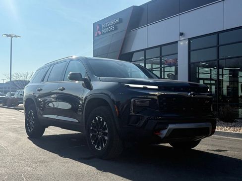 Used 2025 Chevrolet Traverse Z71 w/ Driver Confidence Package image 1