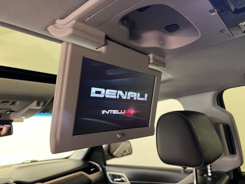 Used 2020 GMC Yukon XL Denali w/ Denali Ultimate Package image 35
