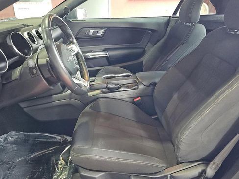 Used 2019 Ford Mustang Convertible RWD image 10