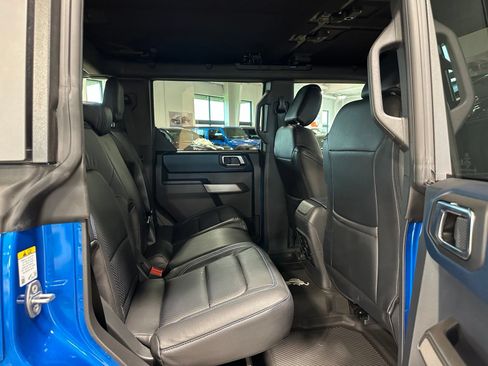 Used 2022 Ford Bronco Outer Banks w/ Sasquatch Package AWD/4WD image 39