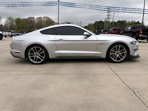 Used 2019 Ford Mustang GT Premium RWD image 5