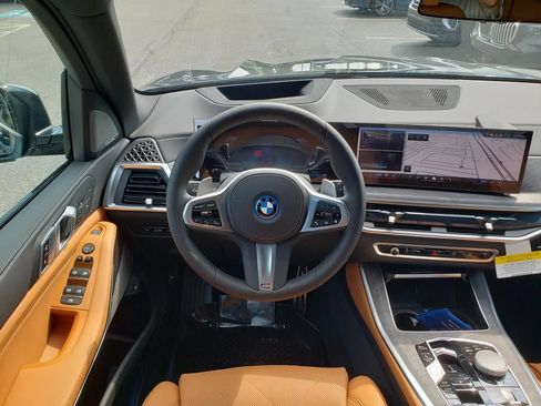 New 2026 BMW X5 xDrive50e w/ M Sport Package AWD/4WD image 9