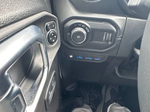 Used 2024 Jeep Wrangler Unlimited Rubicon 4xe AWD/4WD image 41