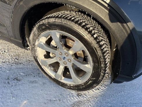 Used 2020 Ford Explorer Platinum w/ Premium Technology Package AWD/4WD image 7