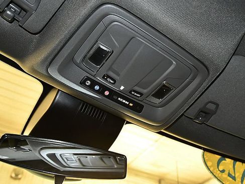 Used 2023 Chevrolet Silverado 1500 LT AWD/4WD image 26
