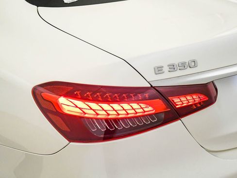 Used 2022 Mercedes-Benz E 350 Sedan w/ Driver Assistance Package image 11