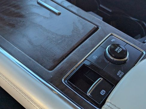 Used 2018 Lincoln Navigator Reserve image 24