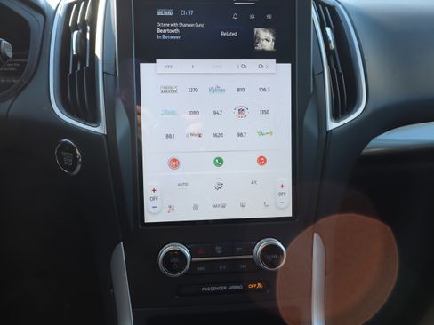 Used 2024 Ford Edge SEL w/ Convenience Package image 19