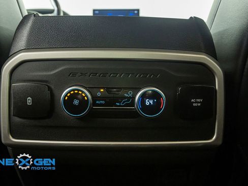 Used 2024 Ford Expedition XLT image 29