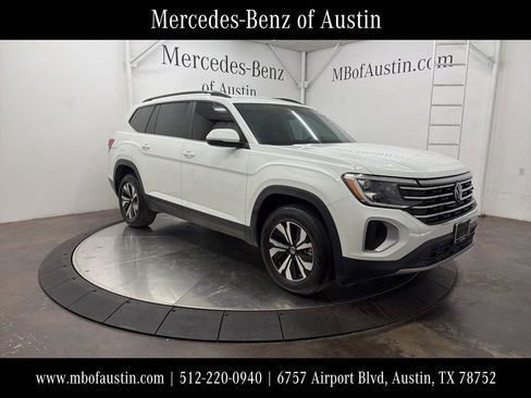 Used 2024 Volkswagen Atlas SE image 1
