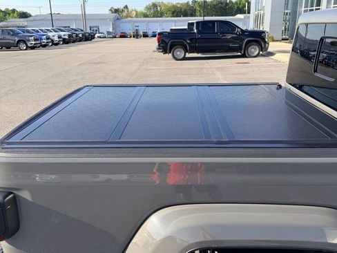 Used 2022 Jeep Gladiator Overland image 6
