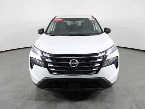 Certified 2025 Nissan Rogue S FWD image 13