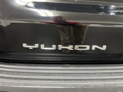 Used 2021 GMC Yukon Denali w/ Denali Premium Package image 33