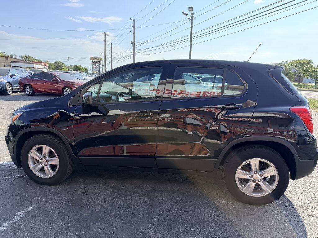 Used 2020 Chevrolet Trax LS FWD image 3