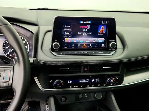 Used 2025 Nissan Rogue SV w/ SV Premium Package FWD image 19
