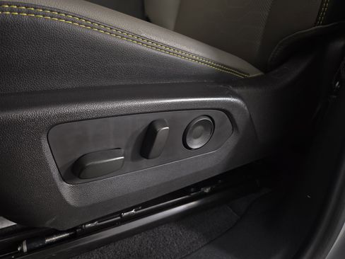 Certified 2025 Chevrolet Colorado ZR2 w/ Technology Package image 31