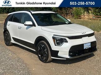 Used 2023 Kia Niro Wave FWD video 1