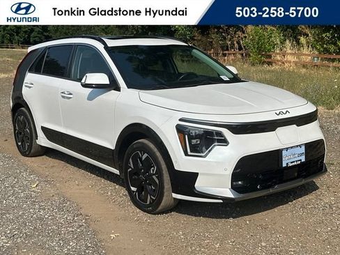 Used 2023 Kia Niro Wave FWD image 1