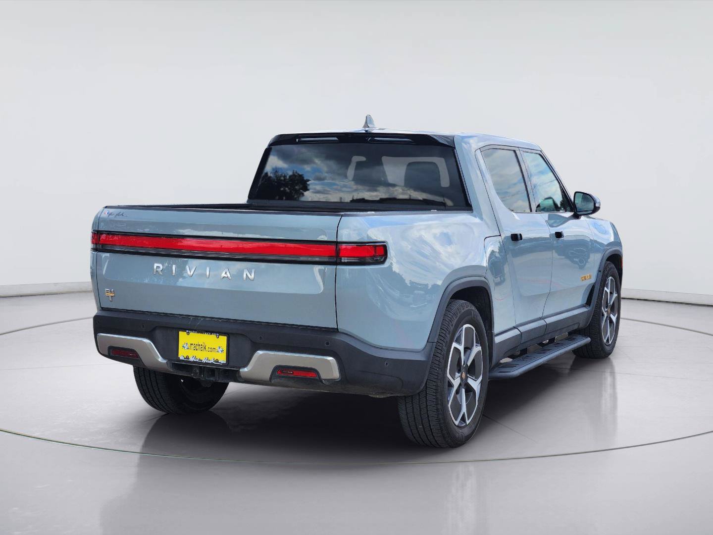 Used 2022 Rivian R1T Adventure AWD/4WD image 5