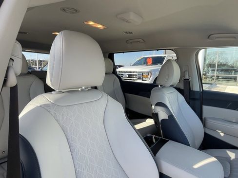 Certified 2026 Kia Carnival EX image 29