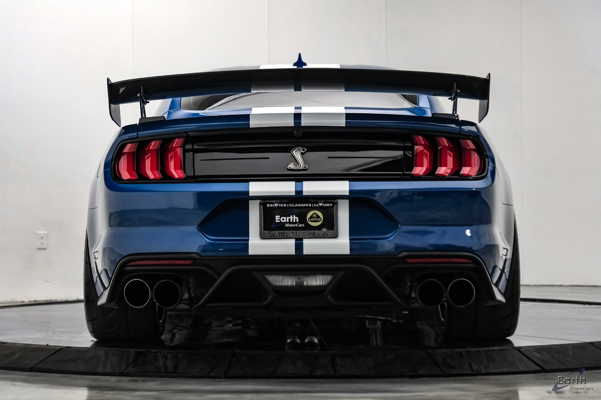 Used 2022 Ford Mustang Shelby GT500 w/ Carbon Fiber Track Pack RWD image 15
