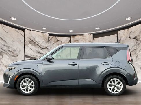 Used 2023 Kia Soul LX w/ Option Group 015 FWD image 10