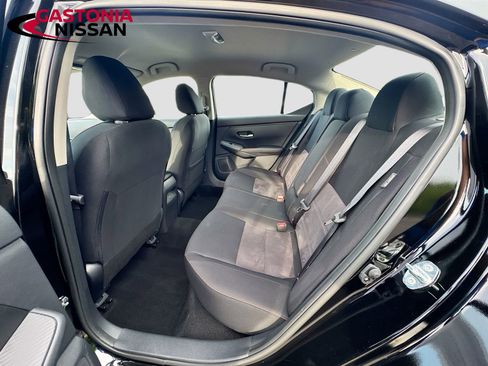 Used 2025 Nissan Sentra SR FWD image 31