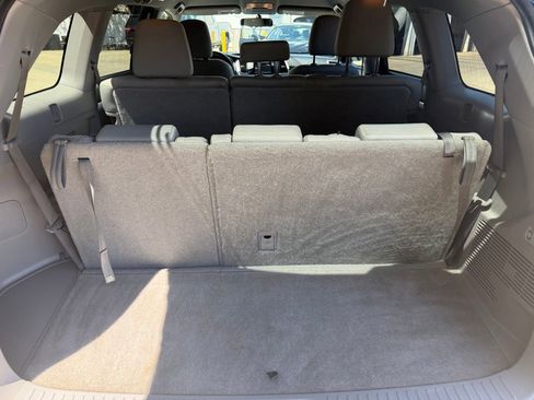 Used 2015 Toyota Highlander LE AWD/4WD image 36