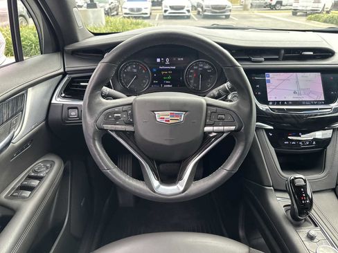 Used 2020 Cadillac XT6 Premium Luxury image 9