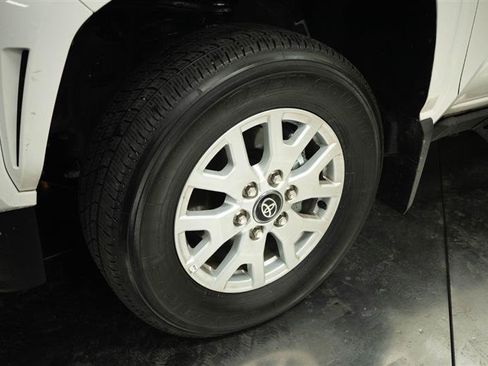 Used 2025 Toyota Tacoma SR5 AWD/4WD image 4