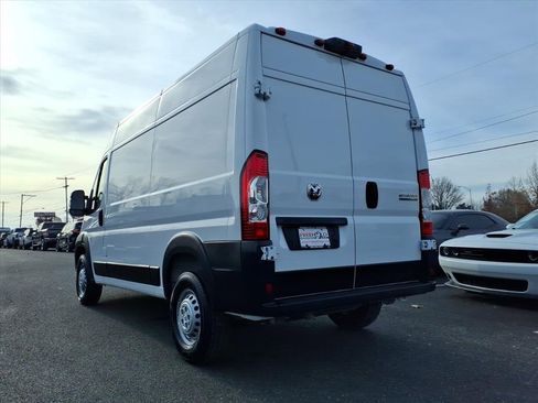 Used 2025 RAM ProMaster 2500 w/ Convenience Group image 17