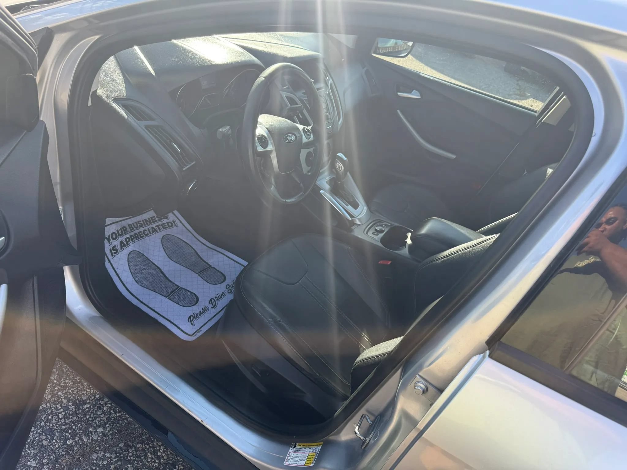 Used 2014 Ford Focus SE w/ Equipment Group 201A FWD image 11