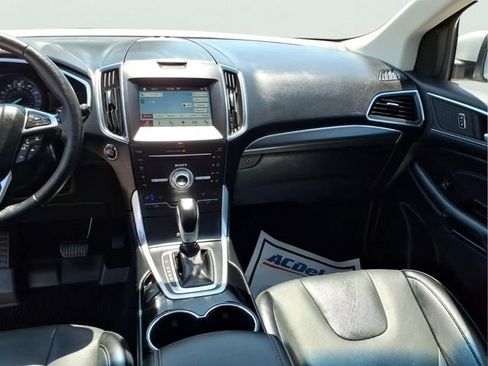 Used 2018 Ford Edge Titanium w/ Equipment Group 301A AWD/4WD image 15