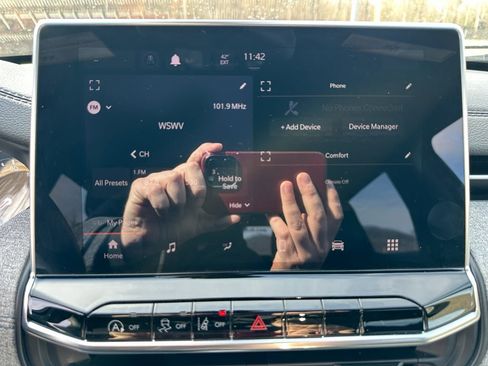 Used 2024 Jeep Compass Latitude image 21