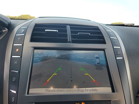 Used 2020 Lincoln MKZ image 10