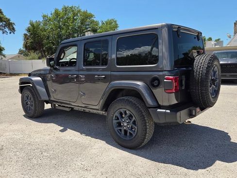 Used 2026 Jeep Wrangler Unlimited Sport AWD/4WD image 5