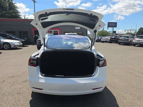 Used 2018 Tesla Model 3 Long Range RWD image 11