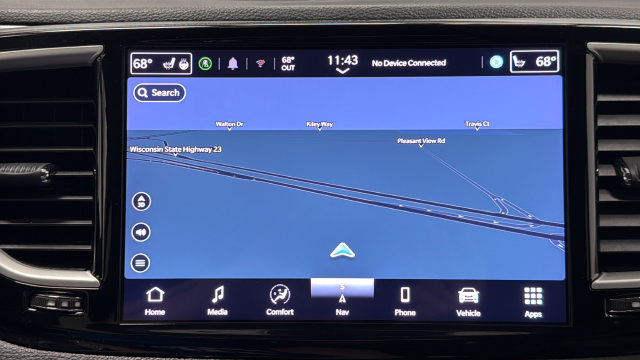 Used 2024 Chrysler Pacifica Limited FWD image 14