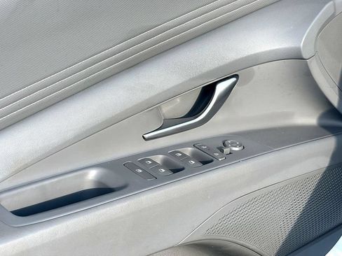 Used 2025 Hyundai Elantra Sport FWD image 13