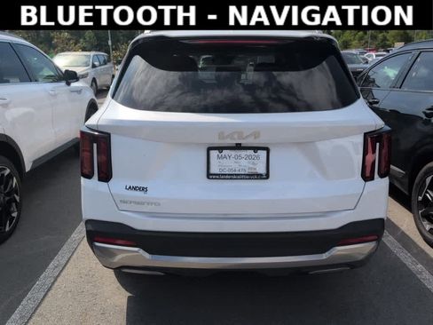 Used 2025 Kia Sorento S w/ Panoramic Sunroof Package FWD image 5