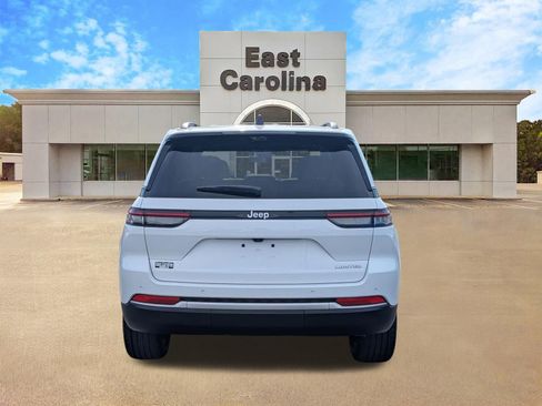 New 2026 Jeep Grand Cherokee Limited w/ Luxury Tech Group II RWD image 4